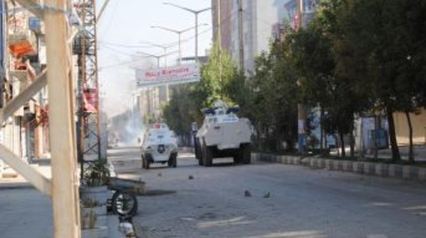 Ter&ouml;r &ouml;rg&uuml;t&uuml; yandaşları tehditle kepenk kapattırdı