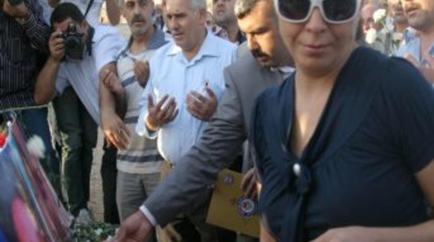 PKK'nın kadınları katletmesi Siirt'i ayağa kaldırdı