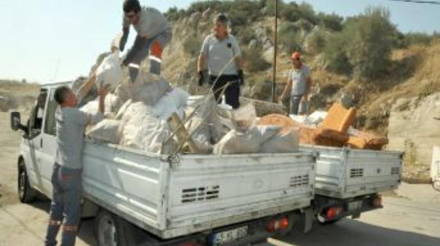 Bornova&rsquo;da yılda 26 bin ton moloz toplandı