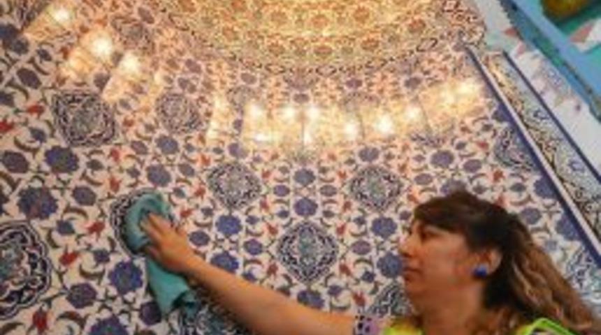 İzmir B&uuml;y&uuml;kşehir camileri temizledikten sonra onaracak