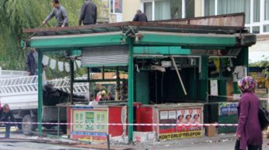 Sakarya Caddesi'nde b&uuml;fe yıkımı