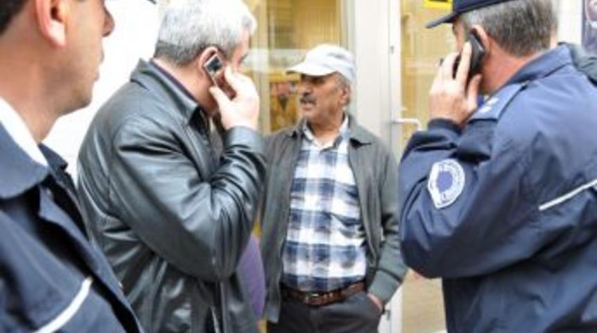 Polis, bir saat peşinde dolaştı yine de dolandırıldı