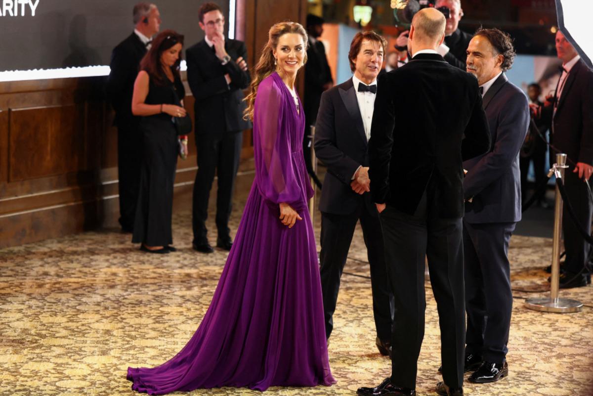 Catherine morlara büründü, Kraliyetin geleceğine göz kırptı 3