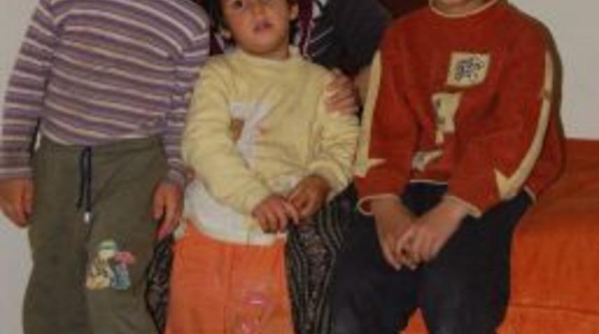 6 &ccedil;ocuğu ile 6 aydır tek odalı evde yaşam m&uuml;cadelesi veriyor