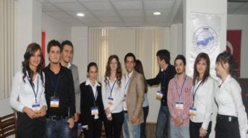 Zirveden gelen topuk seslerine kulak verdiler