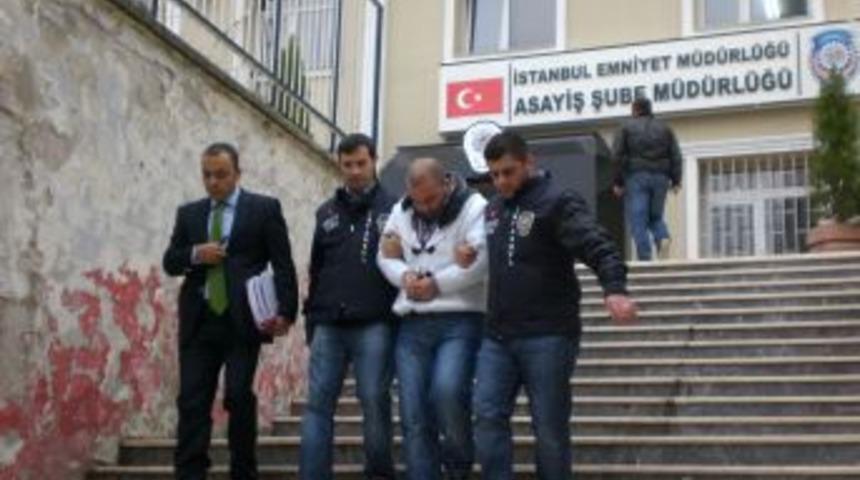 Sahte profes&ouml;r&uuml; pet şişe yakalattı