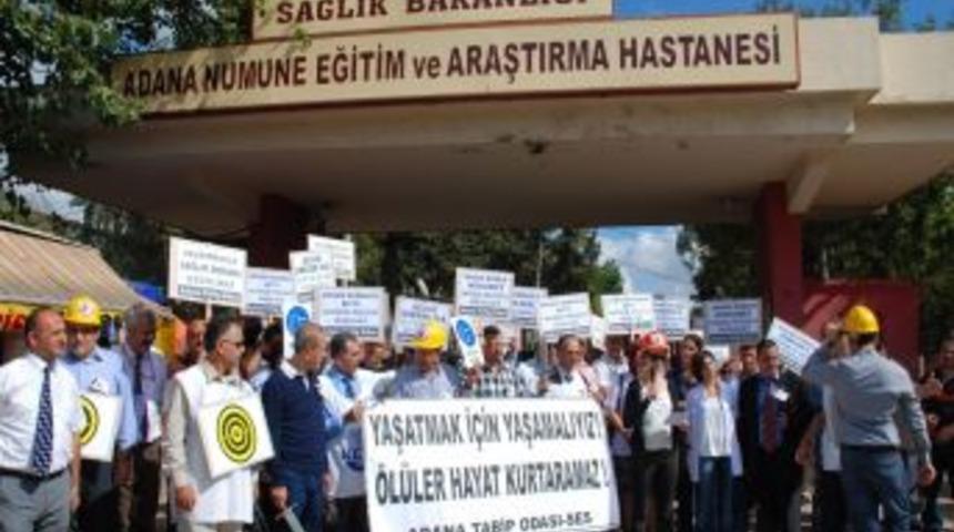 Adana’da hekime yapılan saldırı protesto edildi
