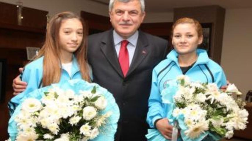 İbrahim Karosmanoğlu: Şampiyon gençlerimizle gurur duyuyoruz