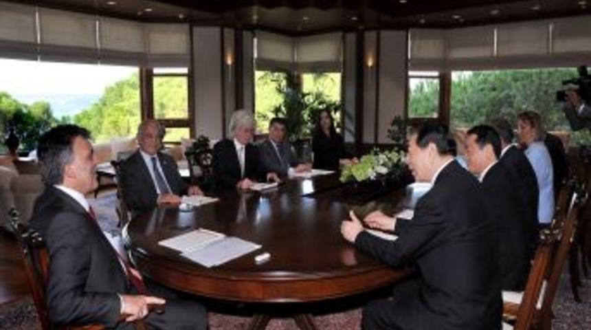 Cumhurbaşkanı G&uuml;l, Kızılay heyetini kabul etti