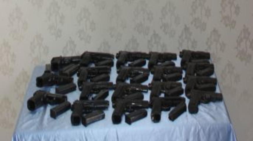 Silopi polisi ka&ccedil;ak&ccedil;ılara g&ouml;z a&ccedil;tırmıyor