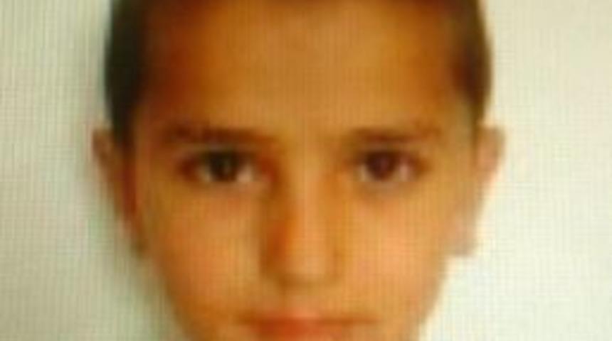 3 g&uuml;n &ouml;nce kaybolan &ccedil;ocuğu bulmak i&ccedil;in dalgı&ccedil;lar ve k&ouml;pekler devreye girdi