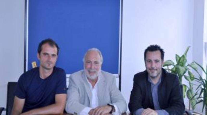 &Uuml;nl&uuml; Tenis Antren&ouml;r&uuml; Bruguera, Anadolu &Uuml;niversitesi'ni ziyaret etti