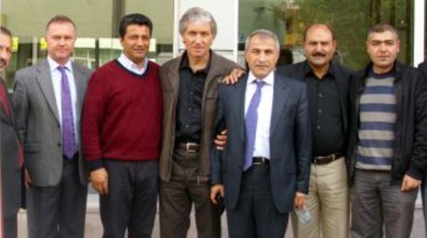 Efsane Vali Cebiroğlu'ndan &ccedil;arpıcı a&ccedil;ıklama