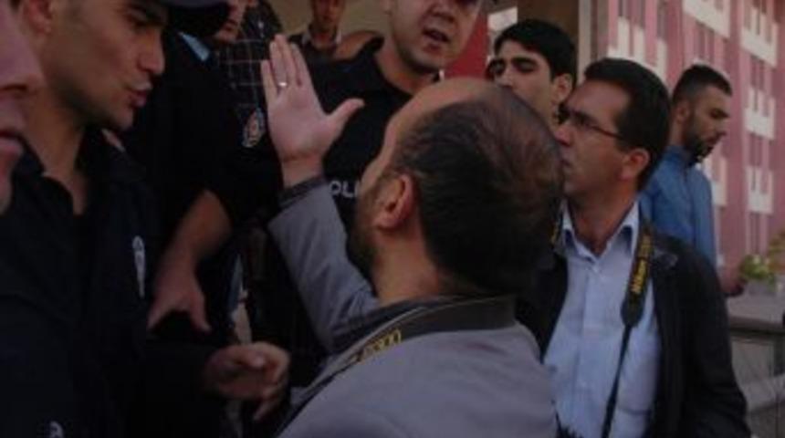 Şemdinli davasını bekleyen gazetecilere, polisten darp