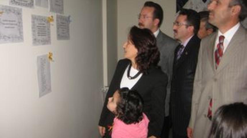 Sevgi Evleri sakinlerinin sergisi b&uuml;y&uuml;ledi