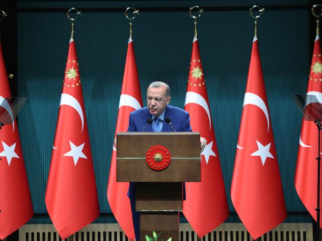Cumhurbaşkanı Erdoğan'dan fon a&ccedil;ıklaması: "Her kim milletin hakkına el uzatırsa karşısında bizi bulur"