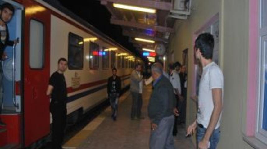 Van G&ouml;l&uuml; Ekspresi'nde ş&uuml;pheli şahıs alarmı