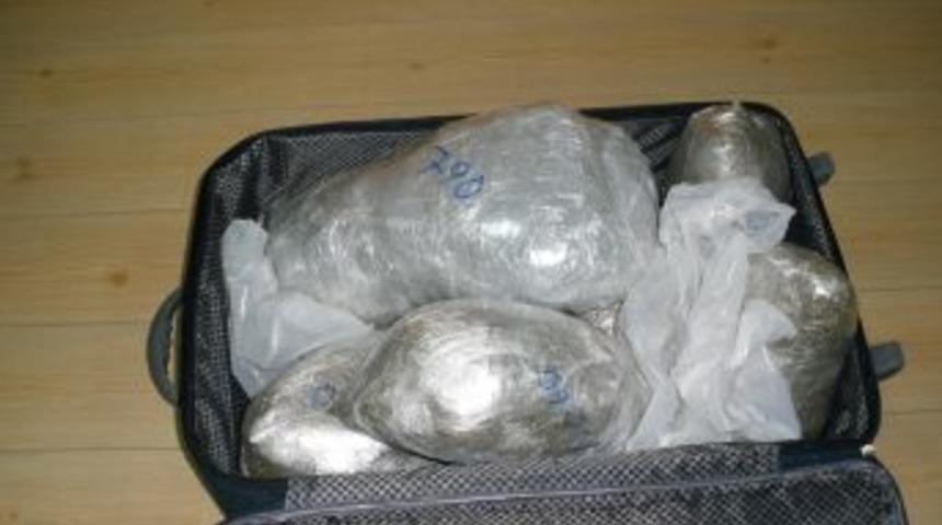 Adıyaman'da 10.4 kilogram uyuşturucu ele ge&ccedil;irildi