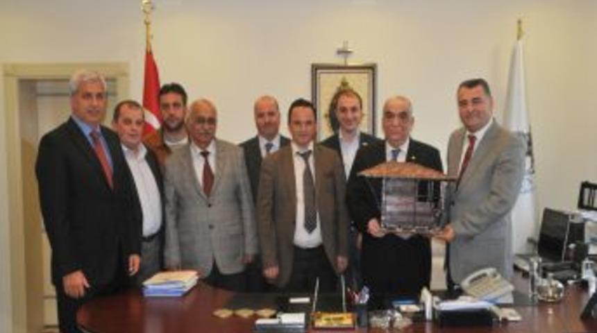 LAYSİAD &uuml;yeleri, İl &Ouml;zel İdaresi Genel Sekreteri Karanfil'i ziyaret etti