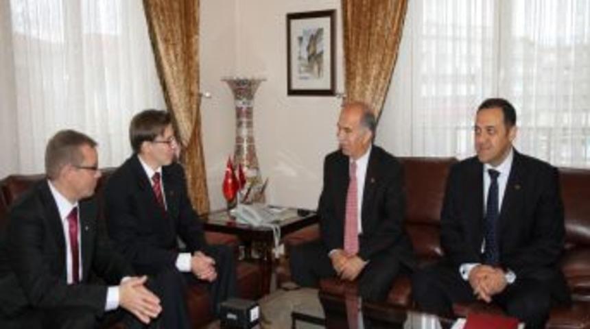 Finlandiya Oulu heyeti, işbirliği imkanlarını araştırmak i&ccedil;in Bursa&rsquo;da