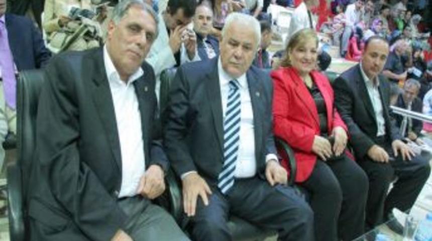 Ahmet &Ouml;zhan konseri b&uuml;y&uuml;k ilgi g&ouml;rd&uuml;