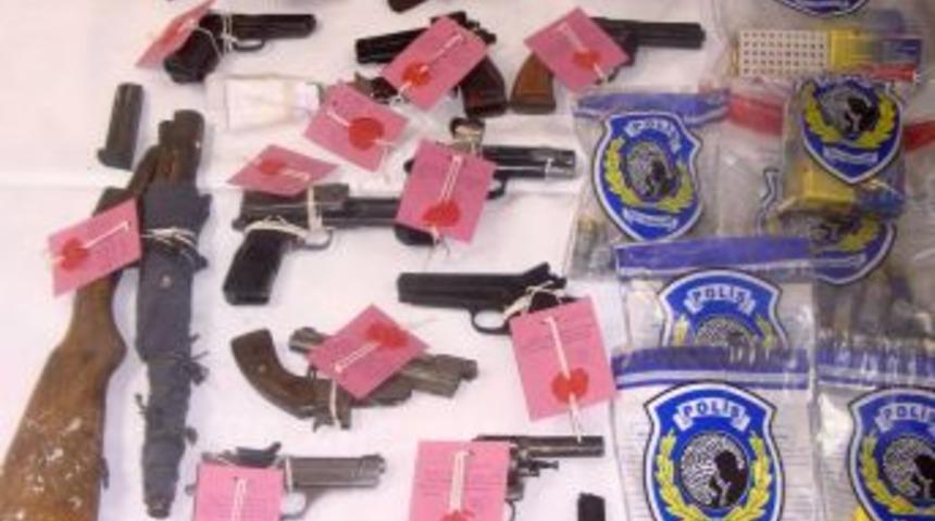 Kırşehir'de 15 kişi silah ka&ccedil;ak&ccedil;ılığından g&ouml;zaltına alındı