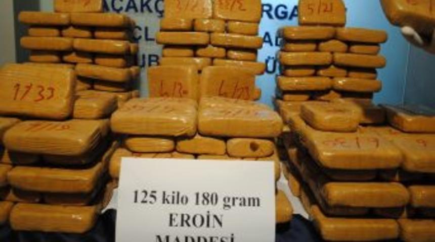 Hakkari'de 125 kilo eroin ile yakalanan 4 zanlı tutuklandı