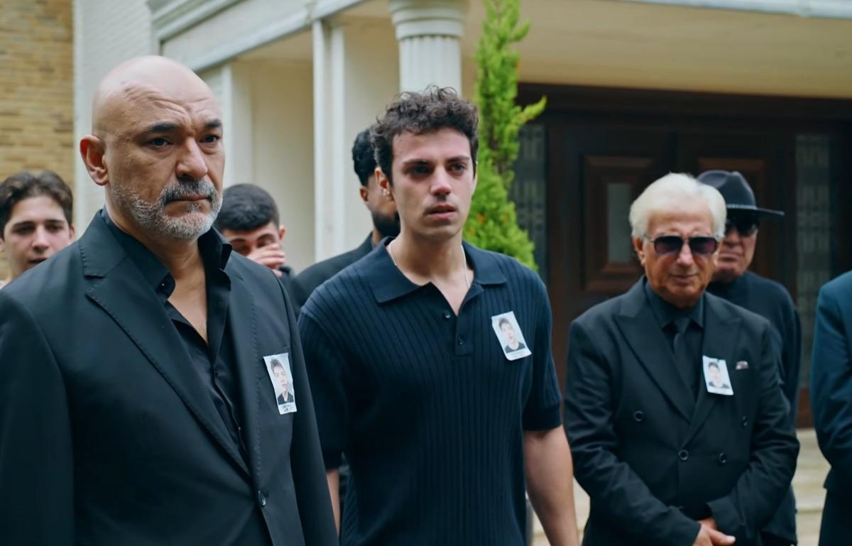 Fragmandaki cenaze sahnesi kafaları karıştırdı: Kim veda ediyor? 1