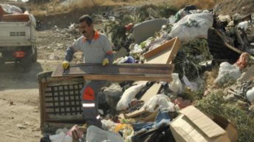 Bornova&rsquo;da 'Alo Moloz' ile yılda 26 bin ton moloz toplanıyor