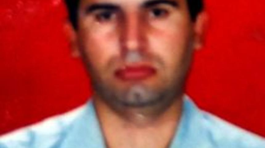 Şehit polis memurunun Adana'daki evine ateş d&uuml;şt&uuml;