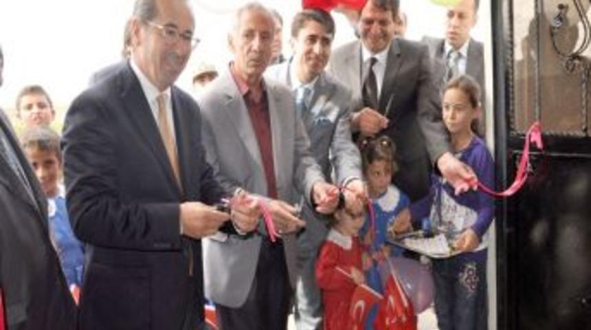 Hayırsever işadamının yaptırdığı 2 derslikli okul t&ouml;renle a&ccedil;ıldı