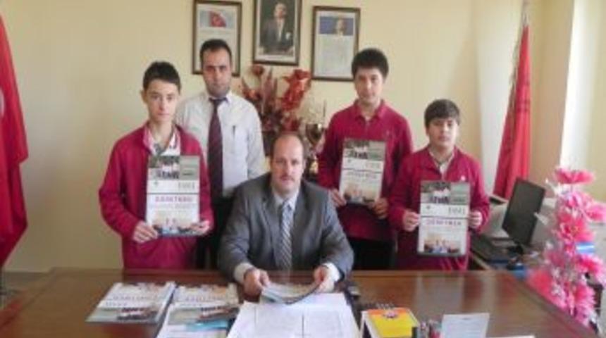 &Ouml;ğrencilerin &ccedil;ıkardığı gazete velilerden tam not aldı