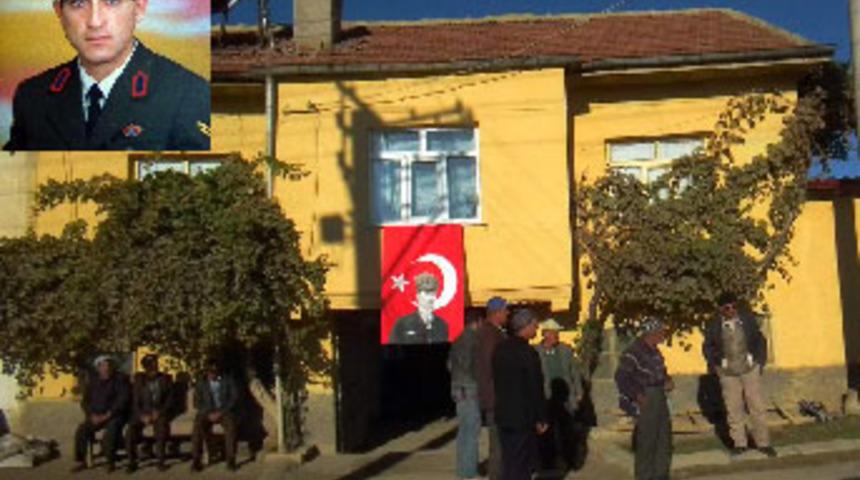 Konyalı şehidin evine ateş d&uuml;şt&uuml;