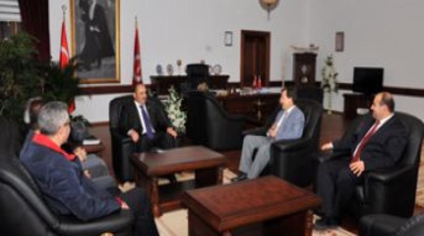 UMSAD y&ouml;netimi, Rekt&ouml;r Aydın'ı ziyaret etti
