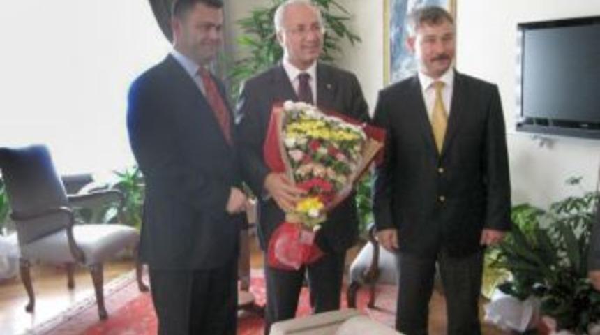 Saruhanlı protokol&uuml; Manisa Valisi Daş&ouml;z'&uuml; ziyaret etti