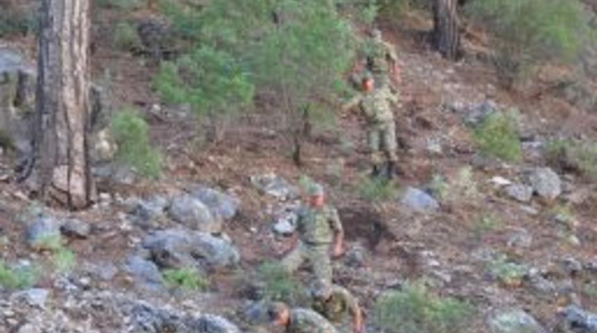 Komandolar 4 g&uuml;nd&uuml;r bulunamayan Emrah&rsquo;ı arıyor