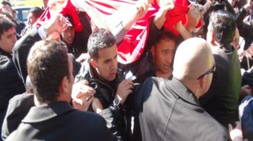 Başbakanlık &ouml;n&uuml;nde eylem