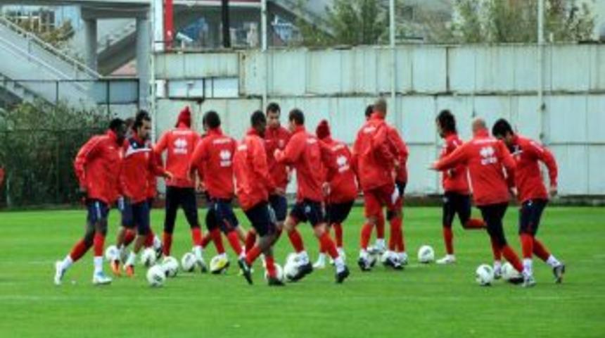 Samsunspor'da Fenerbah&ccedil;e ma&ccedil;ı hazırlıkları s&uuml;r&uuml;yor