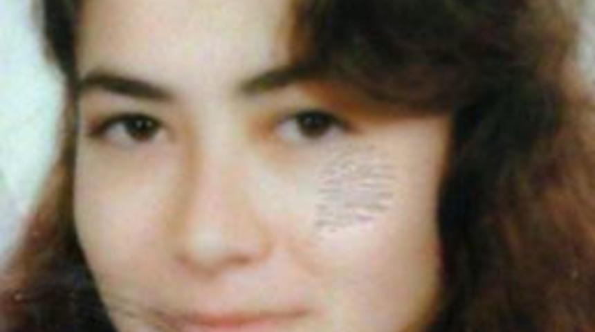 Kendisini aldattığını d&uuml;ş&uuml;nd&uuml;ğ&uuml; karısını bı&ccedil;aklayarak &ouml;ld&uuml;rd&uuml;