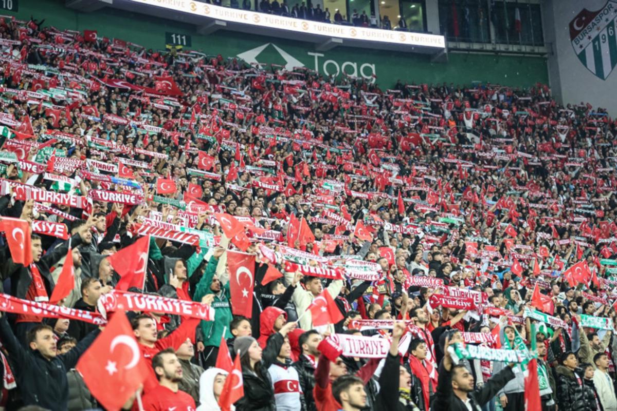 Taraftarın sabrı taştı! G&ouml;zler TFF ye &ccedil;evrildi: "İstifa etmedikleri s&uuml;rece..." 3