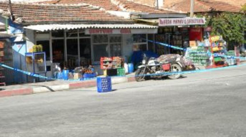 Ş&uuml;pheli &ccedil;antadan erkek giysisi &ccedil;ıktı