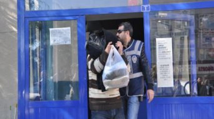 İnşaat malzemesi &ccedil;alan hırsız yakalandı