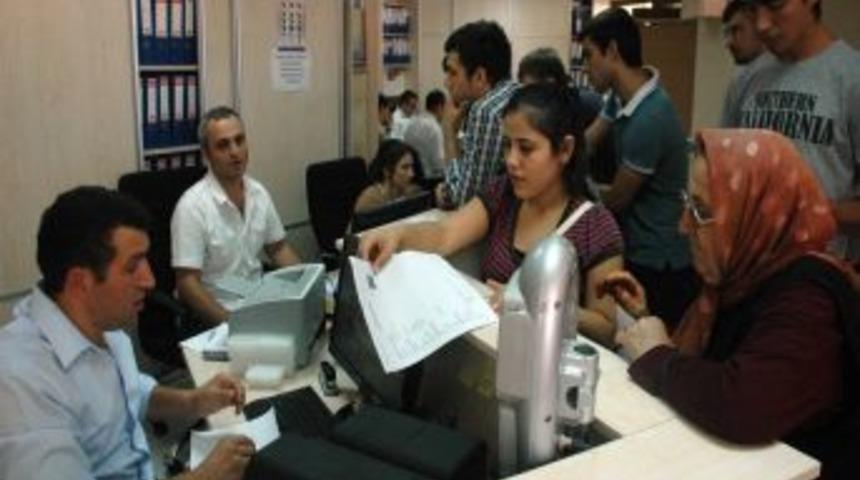 &Ouml;ğrencilerden Kent Kart'a g&uuml;nde bin 500 başvuru