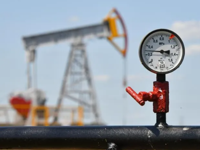 Brent petrol&uuml;n varili 99,39 dolardan işlem g&ouml;r&uuml;yor