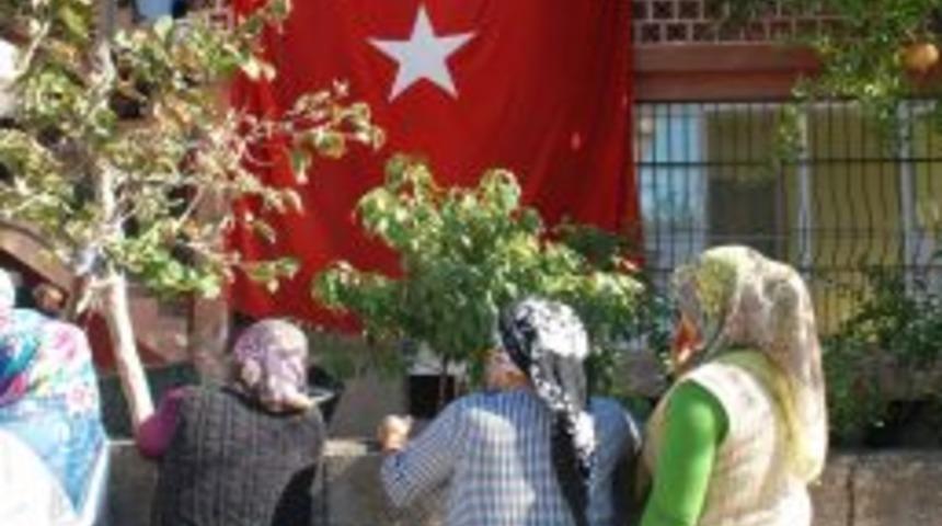 İskenderunlu er Mesut Cengiz'in baba ocağına ateş d&uuml;şt&uuml;