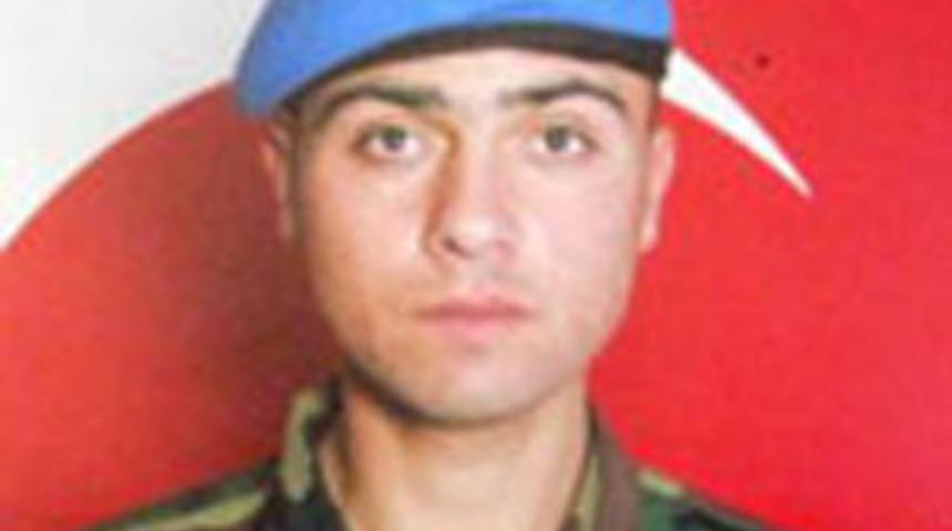 Isparta şehidine ağlıyor