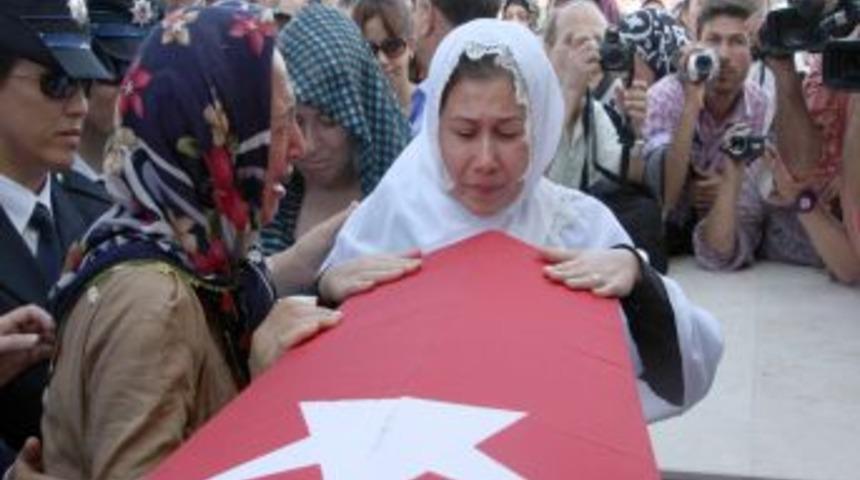 Şehit polis memuru, memleketi Hatay&rsquo;da toprağa verildi