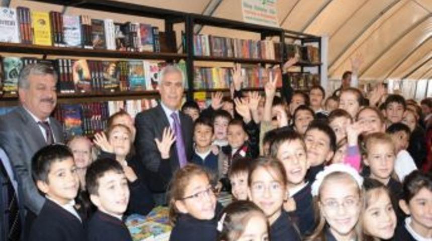 Nil&uuml;fer Kitap G&uuml;nleri &ccedil;adırı kuruldu