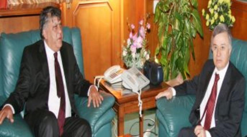 &Ccedil;ukurova &Uuml;niversitesi KKTC'de kamp&uuml;s kuracak