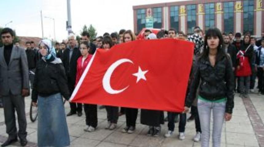 Erzincan'da teröre lanet yürüyüşü